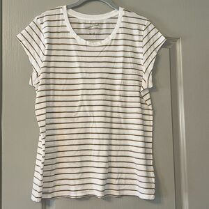 Universal Thread Tee